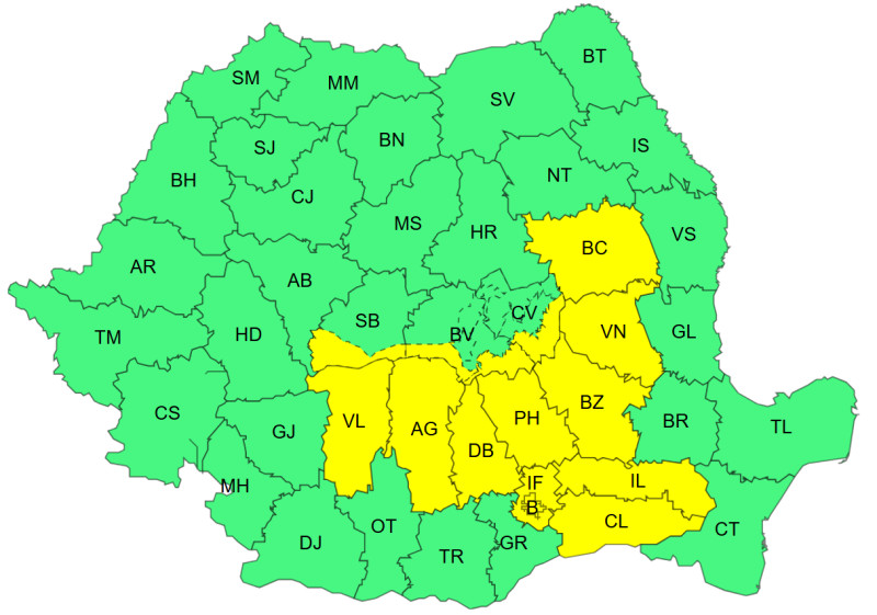 Alertă de ninsoare și ploaie în București și alte 13 județe. Strat de zăpadă la Rânca, drumarii deszăpezesc drumurile.