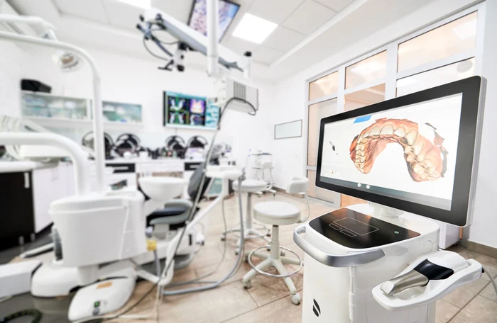 Copilul de 2 ani care a murit post-anestezie mai trecuse printr-o sedare. Clinica susține că deținea toate autorizațiile necesare.