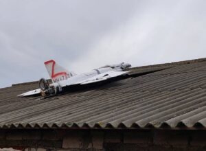 ROALERT transmis pentru prima oară în județul Vrancea: Drone rusești au pătruns în România în timpul zilei. MApN: Piloții autorizați să angajeze ținta aeriană. UPDATE: O dronă rusească a căzut pe o casă din Republica Moldova.