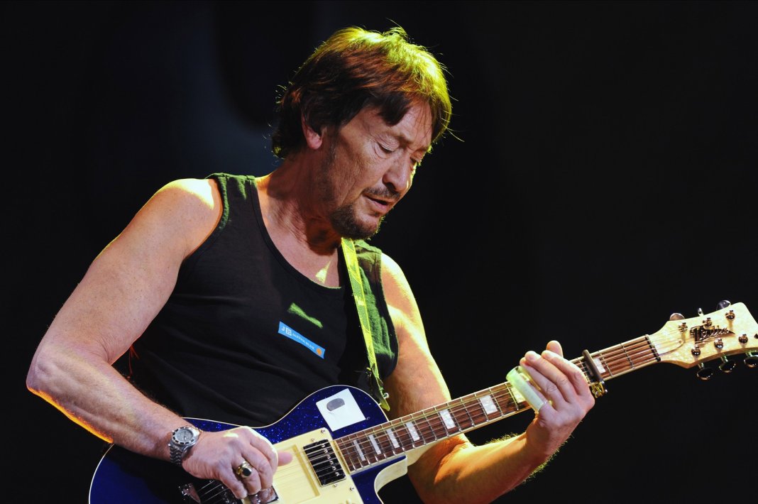 Chris Rea, artistul melodiei „Driving Home For Christmas”, a murit la 74 de ani.