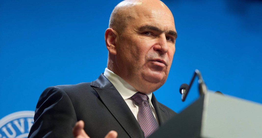 Cum reacționează premierul Bolojan la cei care îl numesc „Ilie Sărăcie”: Declarație privind creșterea taxelor și bugetul partidelor