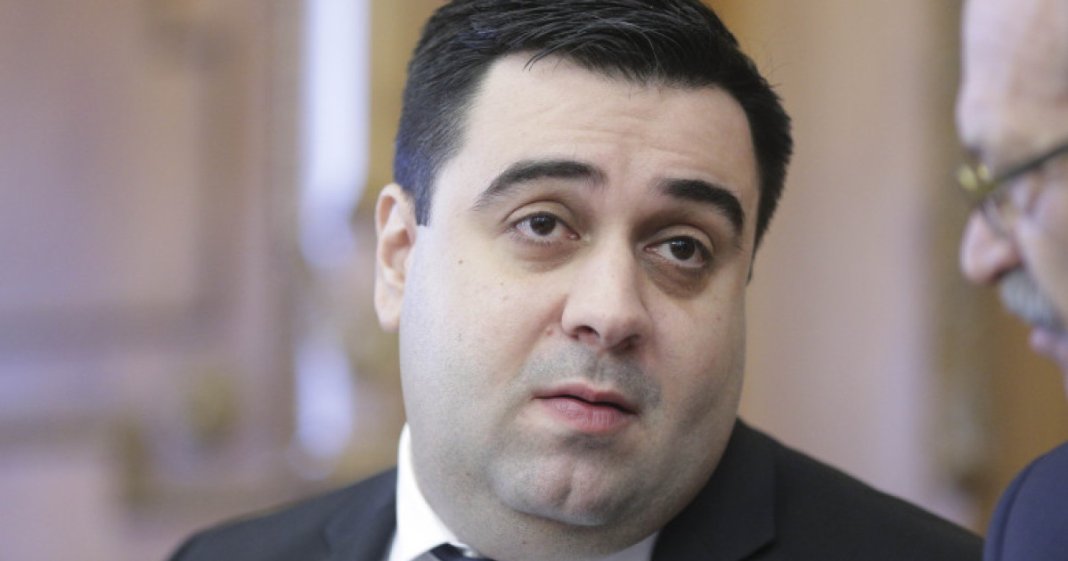 Descinderi DNA la ex-ministrul Transporturilor, Răzvan Cuc, implicat într-o anchetă de mită (surse)