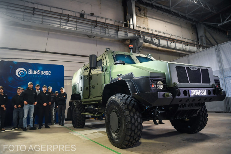 FOTO Cum se prezintă primul vehicul blindat realizat integral în România, respectând standardele NATO de protecție balistică