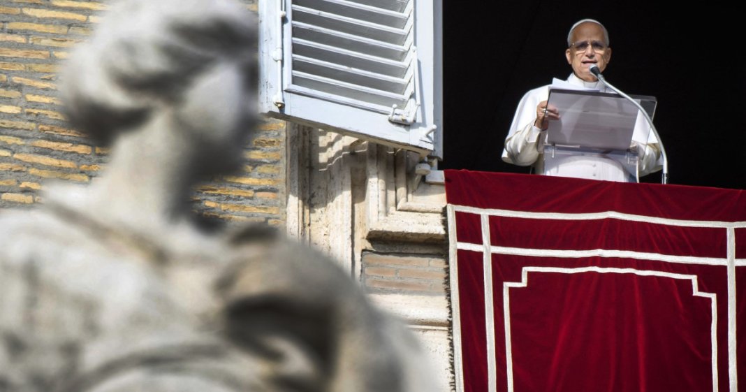 Papa Leon și echipa Trump: raționamentele din spatele căutării unei controverse de către MAGA cu suveranul pontif