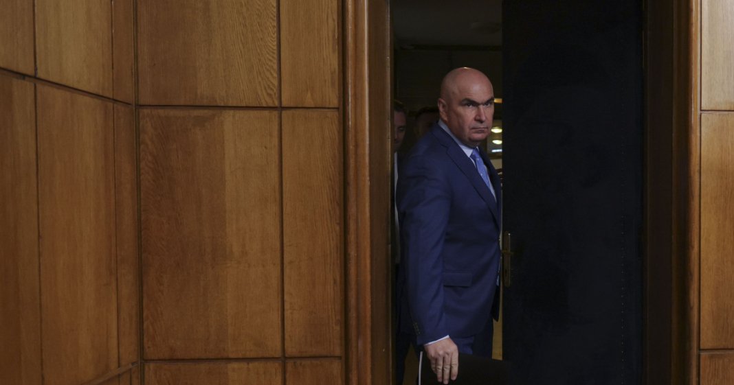 Ilie Bolojan se întâlnește cu edilii la Guvern înainte de încheierea bugetului pe 2026. Reforma administrației rămâne suspendată.