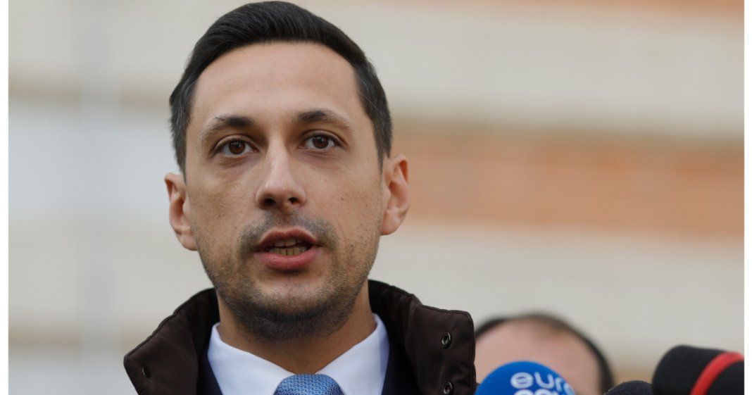 Vlad Gheorghe, consilierul lui Bolojan, îl critică pe Ciolacu în ceea ce privește bugetul: „Covrigarul trebuie să clarifice câteva miliarde”