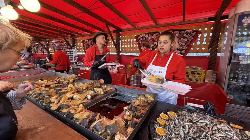 Costul ciorbei pescărești lipovenești la Festivalul Pescăresc din București Costul ciorbei pescărești lipovenești la Festivalul Pescăresc din București