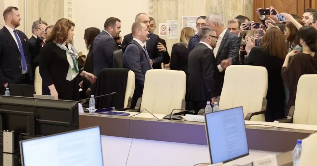 „Dramă în democrație!”. Nereguă la votul asistențelor pentru pensionari: propunerea a fost refuzată, deși inițial...