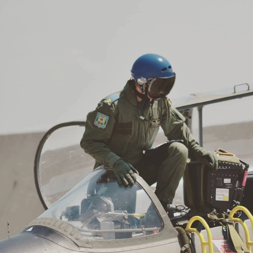 Un tânăr aviator militar a pierdut viața la baza aeriană Borcea, în tentativa de a salva un câine căzut într-un rezervor cu apă.