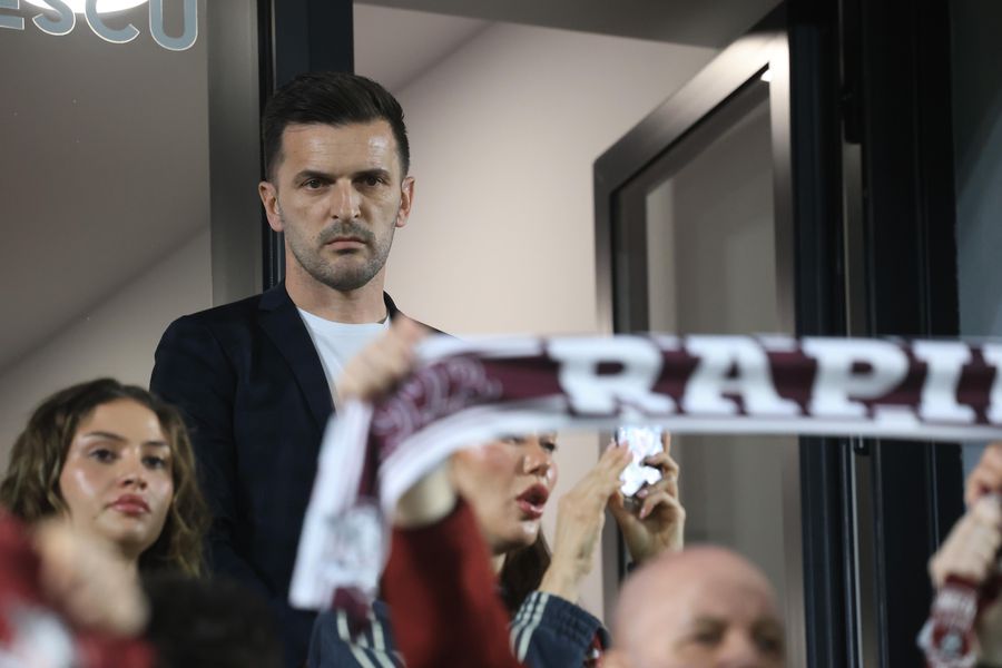 8 detalii de la Rapid - U Cluj: Scandări împotriva Legii 4, omagiu dedicat lui Mircea Lucescu și noul „transfer” la începutul meciului