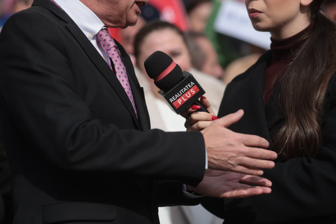 BREAKING: Realitatea Plus is allowed to continue airing. The Bucharest Court of Appeal has put a hold on the CNA's ruling.