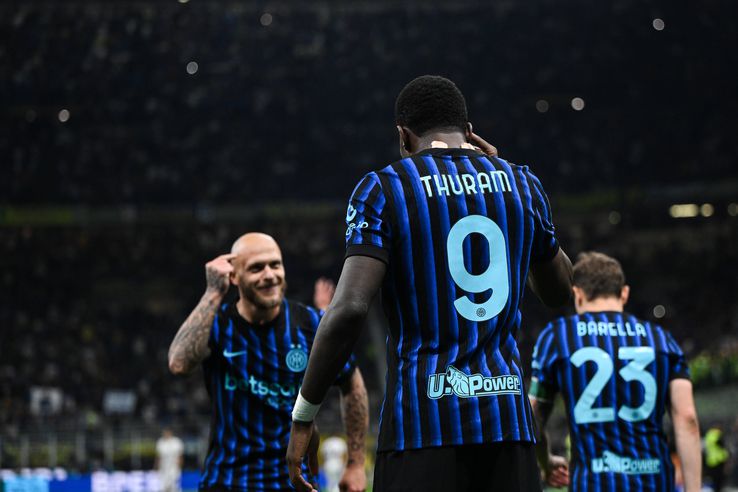 Inter a „demolat-o” pe Cagliari: Șampania a fost răcită » Cristi Chivu se apropie din ce în ce mai mult de trofeu în Serie A