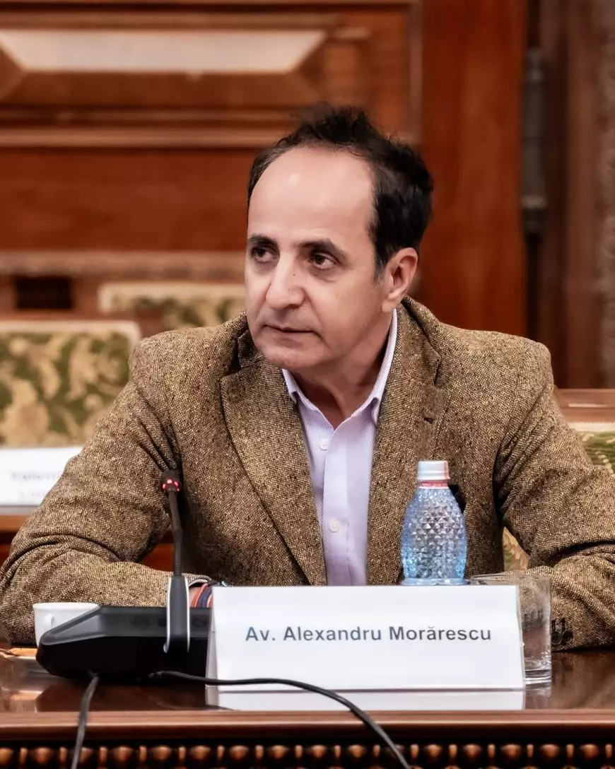 Judecătoare de la Tribunalul București, bănuită de folosirea AI în justificarea unei hotărâri. Termenul „stipula” a fost eliminat.