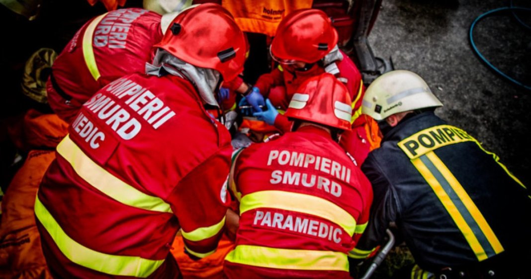 Accident nefericit cu trei automobile pe DN 1, în Brașov: un copil a murit, alte opt persoane au fost internate în spital