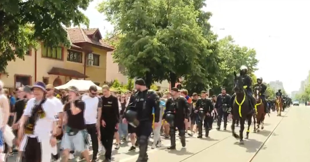 Concert cu pericol în București: Zeci de mii de admiratori ai lui Max Korzh pe străzi, forțele de ordine în stare de alertă