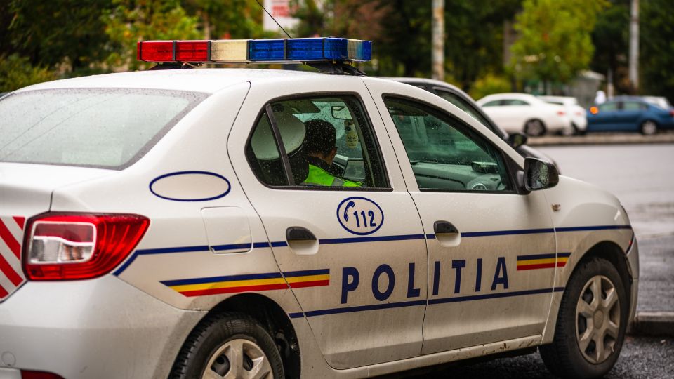 Emil Gânj, condamnat la detenție pe viață pentru omorârea fostei iubite și arderea locuinței, este fugit din 2025.