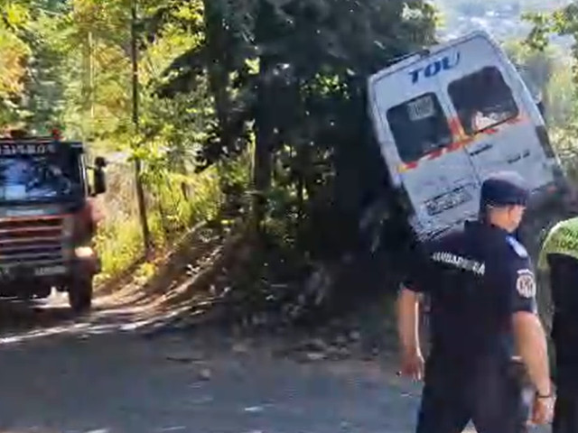 Accident tragic cu microbuzul echipei Dinamo 2: Adrian Ropotan rănit, o persoană a murit. Activare Plan Roșu.
