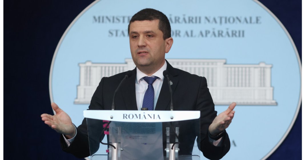Miruță: „Două clădiri au fost construite fără autorizație la 100 de metri distanță de un depozit de muniție”. 18 lucrători ai...