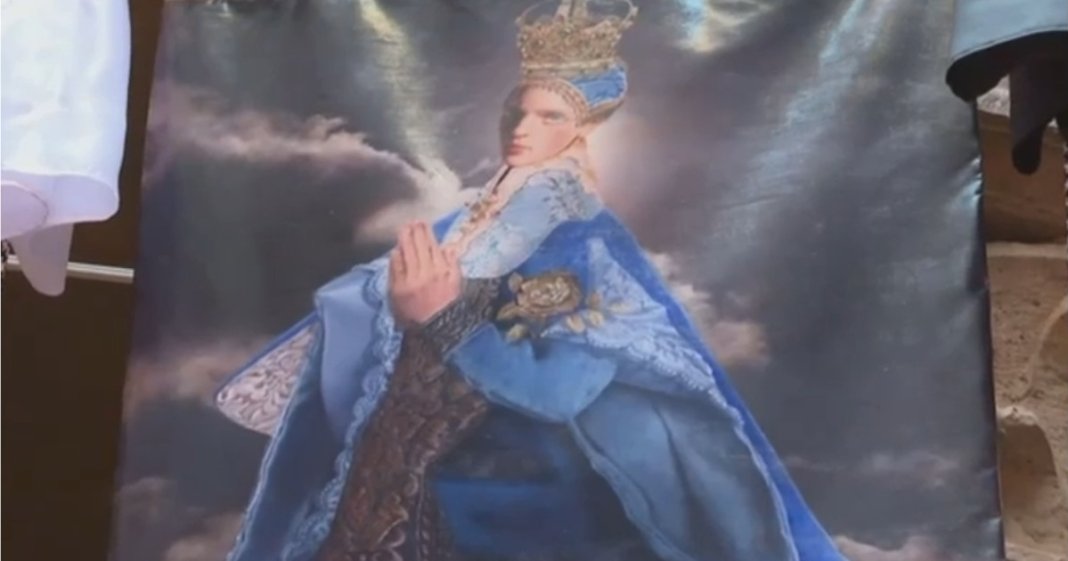 Controversă în Italia după ce o româncă a ilustrat-o pe Fecioara Maria cu trăsături androgine. Cum se explică...