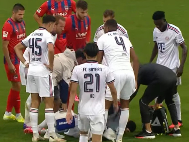 Incident șocant la Bayern! Jamal Musiala a colapsat din nou pe teren, în doar 3 zile.