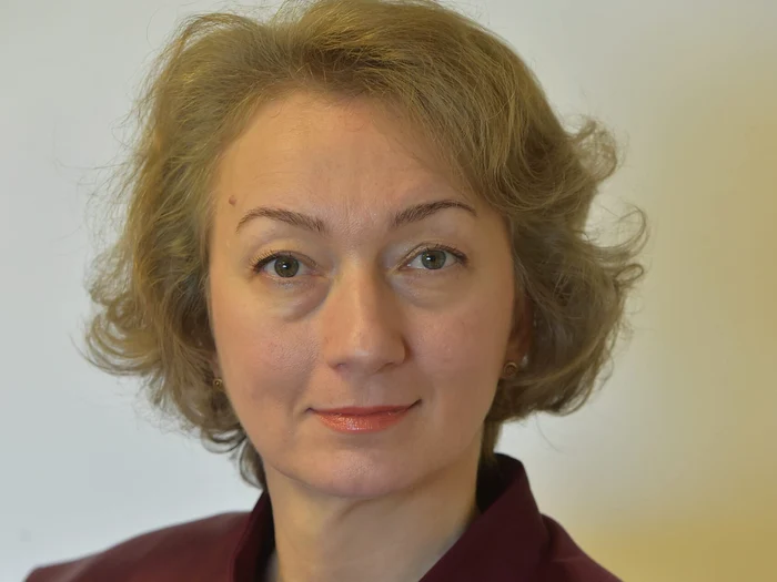 SURSE: Simina Tănăsescu are o întâlnire cu Bolojan înainte de pronunțarea CCR referitoare la Legea ANI, care îl vizează pe Dominic Fritz. Zamfir: „Ce căuta președinta CCR în cabinetul lui Abrudean?”